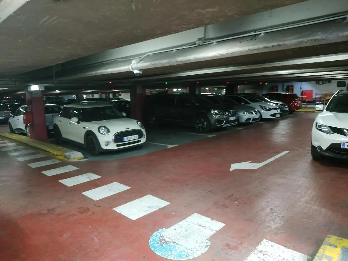 Sevilla Center Premium, Free Parking